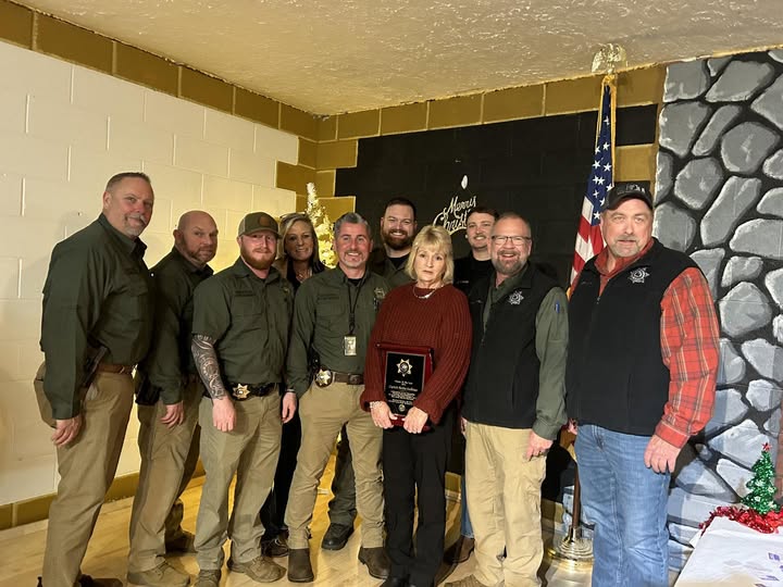 Captain Melba Huffman Presented with 2024 Deputy of the Year